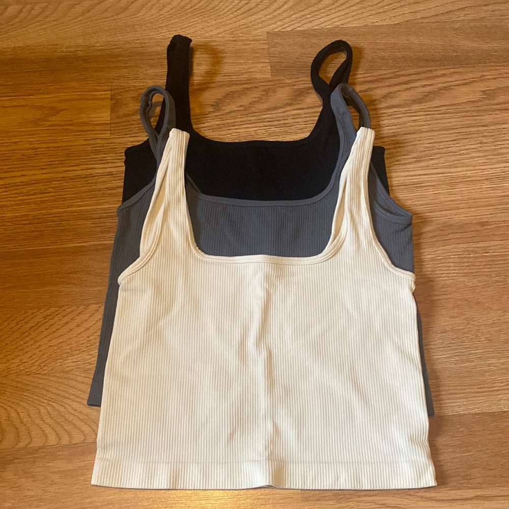 3 Crop Tops